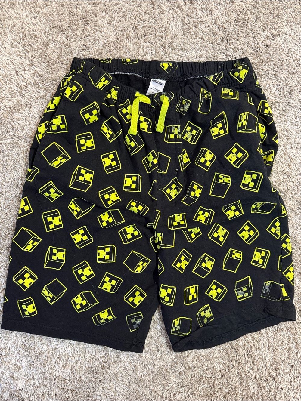 Minecraft Boys Black & Neon Green Shorts with Cube Print Size 18/20